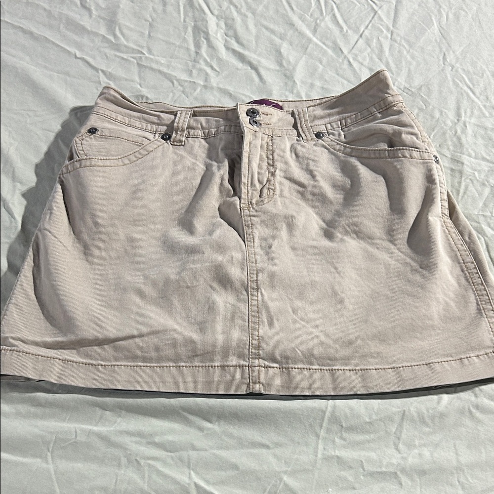 Gloria Vanderbilt Cream Mini Skirt